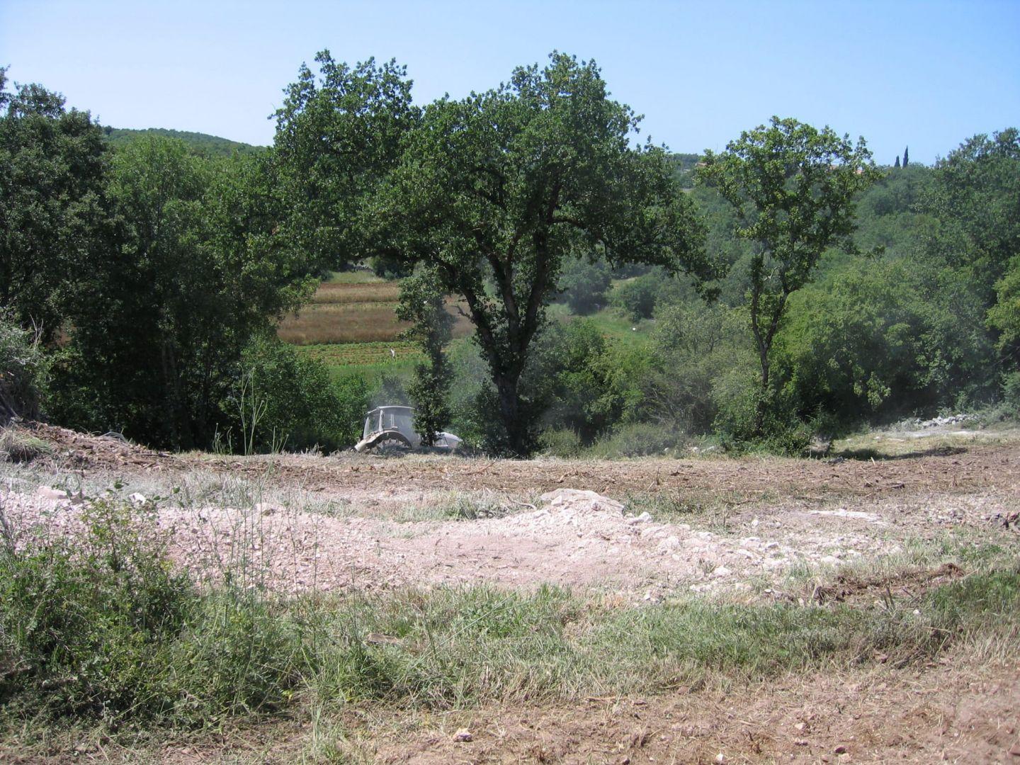 Urban land in Rovinj, 3 km from the sea 