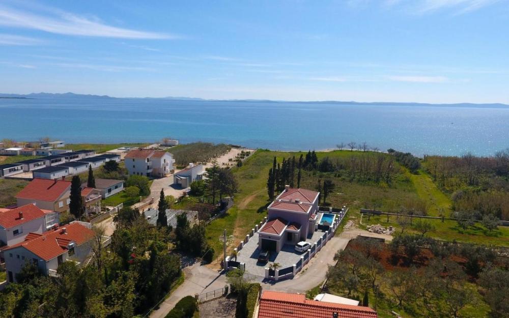 Amazing new built villa in Privlaka 100 meters from the sea 