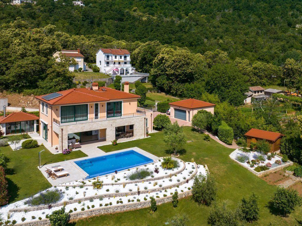 Luxurious family villa located in Lovran 