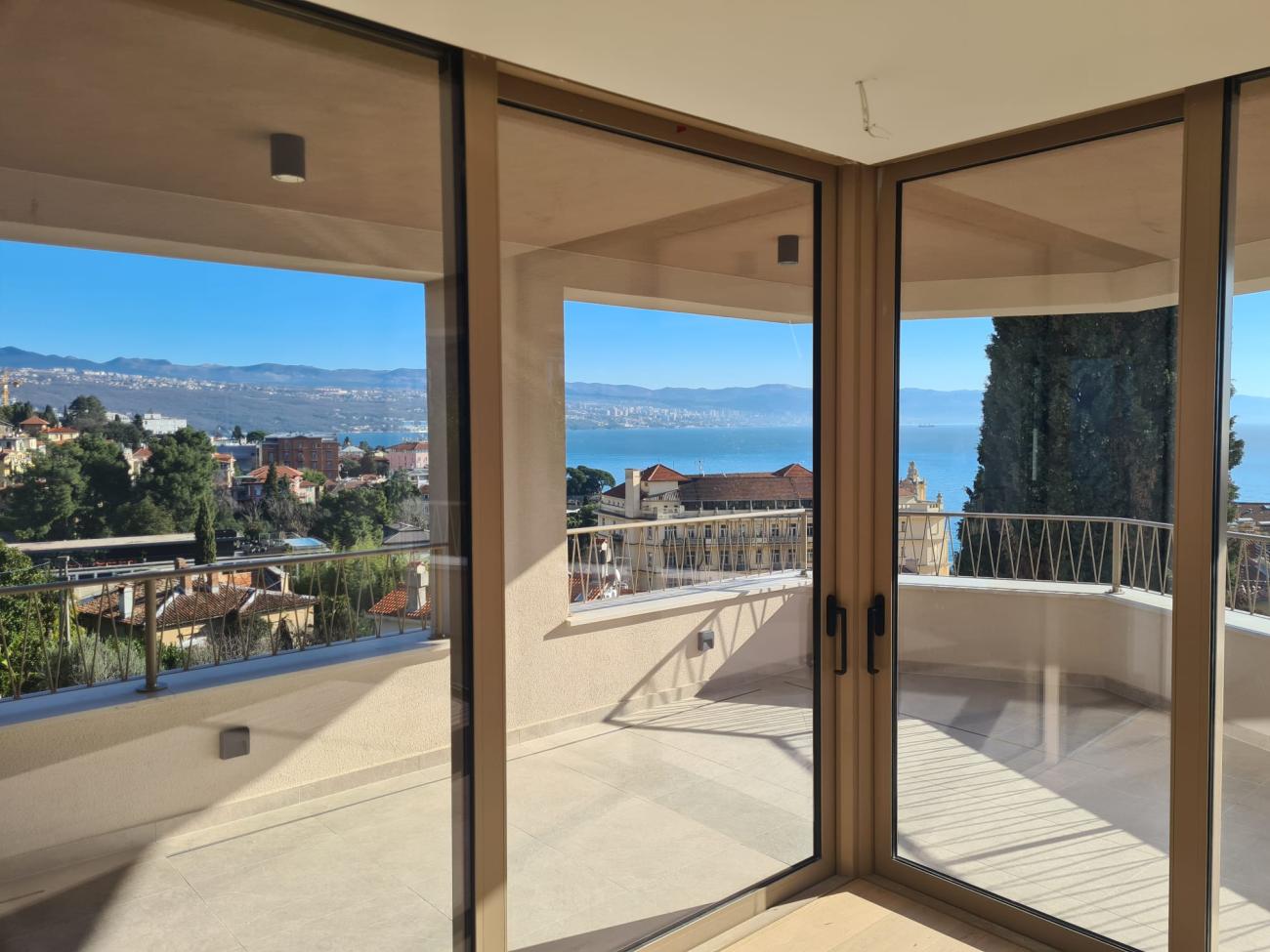 Luxury penthouse in Opatija, for sale 