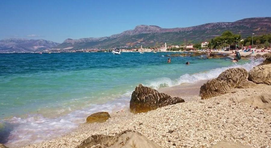 Einzigartiges Bauland zum Verkauf in Kastel Stafilic, 1. Reihe zum Meer 