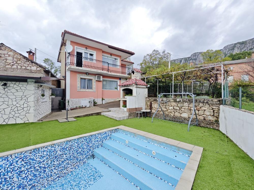 Villa with pool in Grižane-Belgrad, Vinodolska Općina 