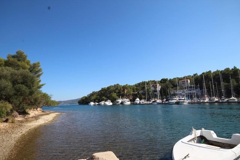 Cheap house in Vrboska, Hvar 50 m from the sea 