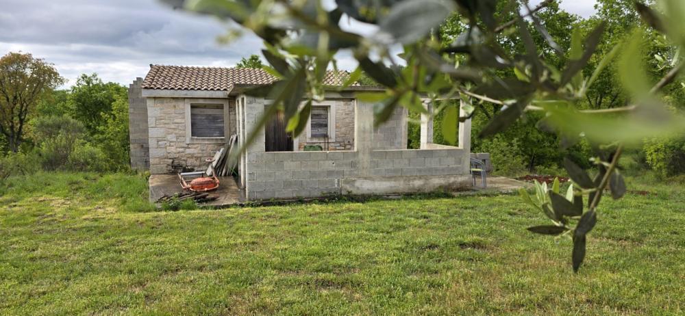 House in Rovinj area, 6 km from the sea! 