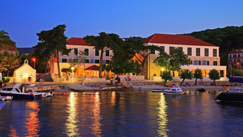 Boutique-type waterfront hotel on Brac island - rare opportunity! 