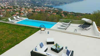 Villa spacieuse à Opatija avec une excellente vue sur la mer, très bon prix ! 