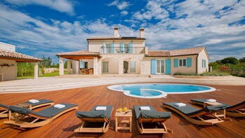 Authentic style villa with swimming pool in Bale 