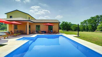 Charming villa on a spacious land plot of 11500 sq.m. (more than 1 hectare of land) 