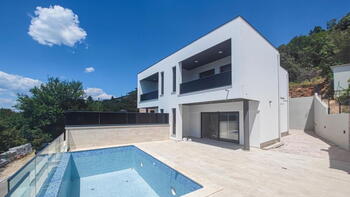 Charming modern villa with swimming pool and panoramic sea view in Crikvenica area 