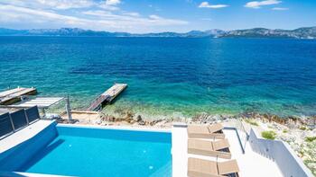 Villa absolument magnifique avec plage privée, piscine et amarre pour bateau 
