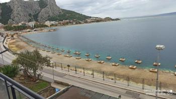 Apartment in Omis town, 1st line to the sea 