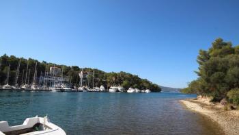 Cheap house in Vrboska, Hvar 50 m from the sea 