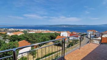 A beautiful apartment with a panoramic view of the sea in Crikvenica 