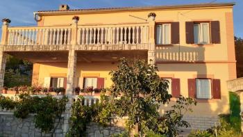 House in Crikvenica, with wonderful sea views in need of modernization 