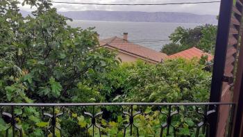 House mere 50 meters from the sea in Smokvica Krmpotska, Novi Vinodolski, with 4 apartments 