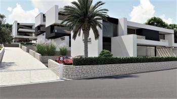 Land with a project for a luxury villa 350m from the sea 