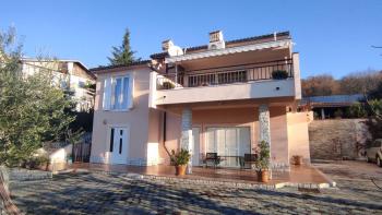 Beautiful house with a swimming pool in Rijeka 