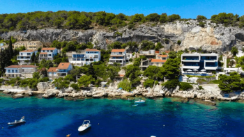 Krásný apart-hotel na ostrově Hvar, 1. linie k moři 