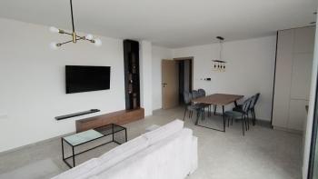 Luxury apartment on the ground floor with a heated pool in Porec, for sale 