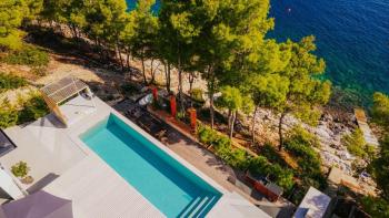 Wonderful 1st line villa under construction on Korcula, with mooring possibility 