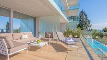 Luxurious apartment in a new building with a pool, view, 150m from the sea in Opatija, for sale 