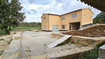 Newly built villa in a secluded area in Svetvincenat 