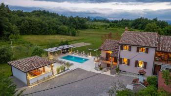 Domaine romantique avec trois villas à Pican, à vendre 