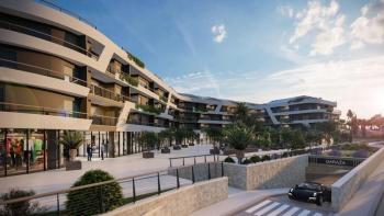 Penthouse en duplex luxueux de trois chambres à Porec, à 150 m de la mer ! 