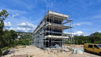 Wohnung in einem neu gebauten Luxusgebäude in Kostrena, nur 100 Meter vom Meer entfernt 