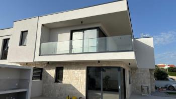 Exclusive semi-detached house with swimming pool in Mandre, Pag 