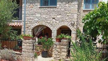 Stone house in Poreč, for sale 