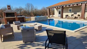 Beautiful ground floor villa in Stokovci with swimming pool, large yard and playroom 