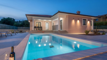 Attractive one-story villa for sale with swimming pool 