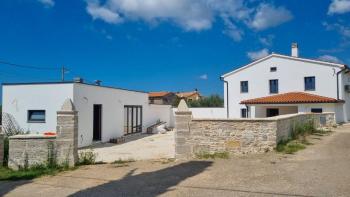 Two renovated residential buildings in a great location in Bale near Rovinj! 