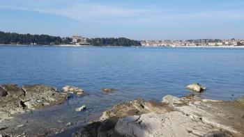 Terrain à Rovinj en 1ère ligne de mer 