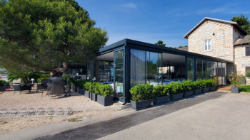 Super-property of restaurant by the sea in Rovinj 