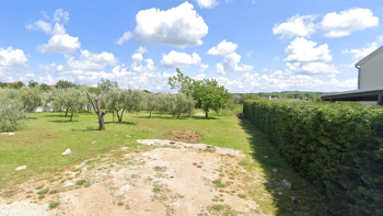 Terrain urbanisé à vendre à Poreč 