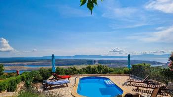 A spacious family villa with a swimming pool and a panoramic view of the sea in Kraljevica,Rijeka, for sale 