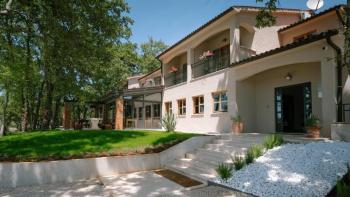 Wonderful hotel in Poreč, for sale 