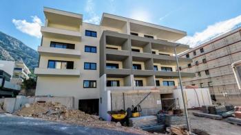 New apartments in Makarska, 750m from the sea, for sale 