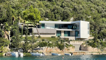 Ultramodern design villa on Korcula, 1st line to the sea, for sale 