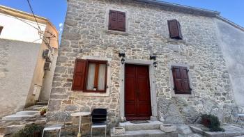 Renovated autochthonous stone house in the historic heart of Istria, for sale 