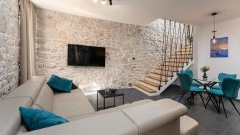 Stone house in an exceptional location in Vrsar, 450m from the sea, for sale 