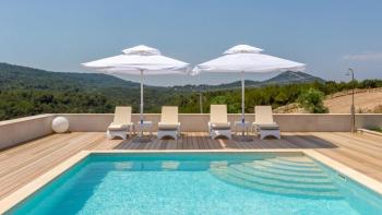 Fantastic 5*****  estate with tennis terrain on Hvar, for sale 