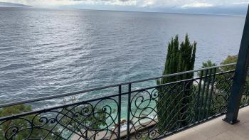 Fantastic seafront apartment in Rijeka area (Pecine) in an old Austro-Hungarian villa 