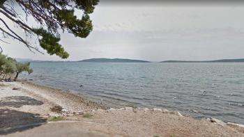 Building land plot 100 meters from the sea in Kastela 