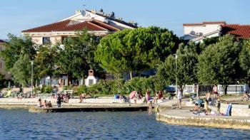 Waterfront 4**** hotel with restaurant in Zadar area 