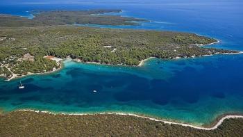 Perfect agricultural land on Cres descending to the sea 