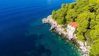 Unique waterfront villa in Dubrovnik area with private beach platform, on a large green land plot of 1240 sq.m. 