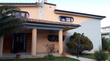 Astonishing solid house in Banjole, Medulin just 300 meters from the sea 